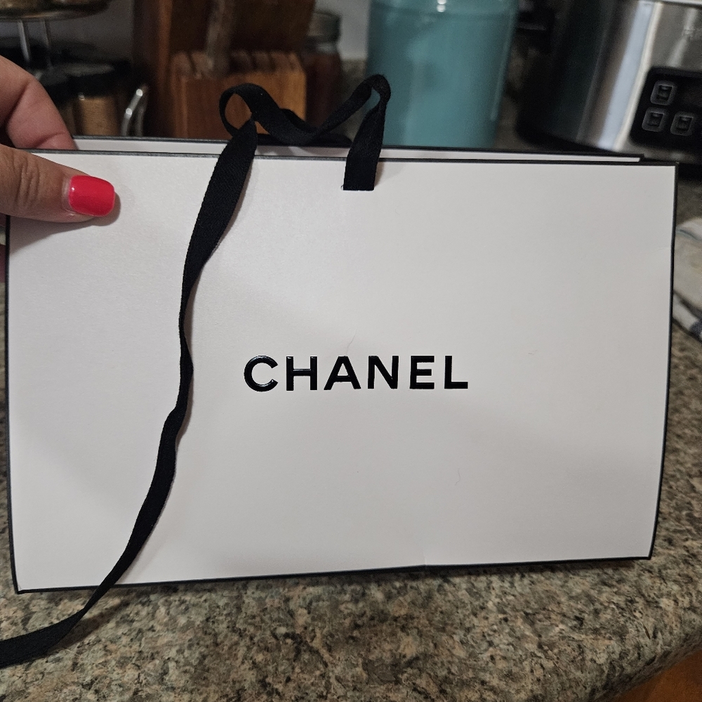 Chanel Gift Bag/Box - Picture 2 of 5